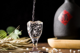 和洋酒相比，為何說白酒是“糧食精”？