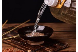 雞年茅臺為什么這么便宜(雞年茅臺多少錢可以入手)