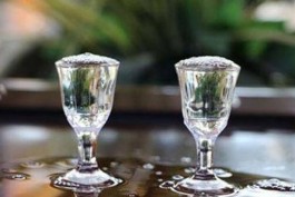 老酒為啥值錢(陳年老酒為什么貴)