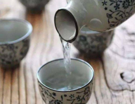 白酒釀酒配方(自制白酒的釀造方法)
