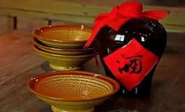 一招辨別純糧酒和酒精勾兌酒，收藏再也不被坑
