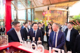 五糧液董事長曾從欽調(diào)研公司糖酒會展廳